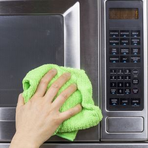 How to Clean a Microwave Quickly