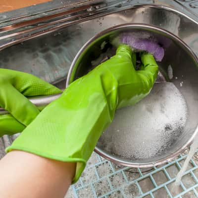 How to Clean Smelly Gloves